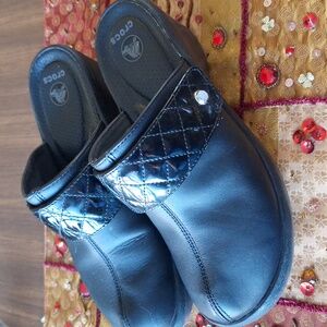Crocs Clogs Size 8M
